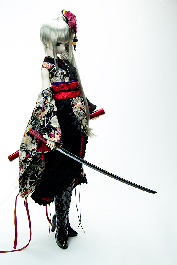 刃紋は特殊な塗装で仕上げてあります